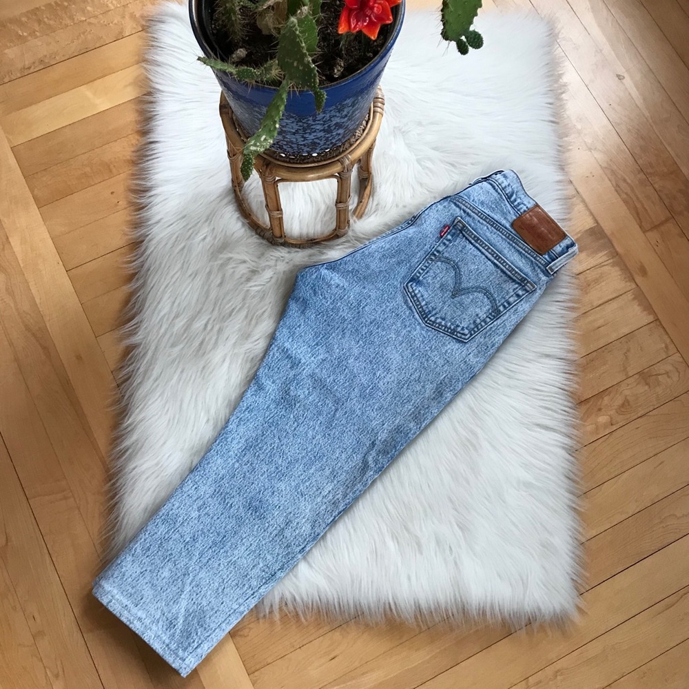 Levi’s big E light wash button fly jeans cropped length - Picture 7 of 8